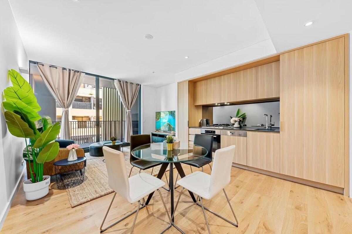Super Convenient One Bed Unit Parramatta Sydney